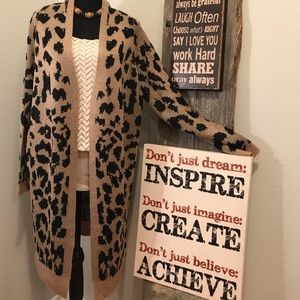 Kori Medium Long Cheetah sweater/cardigan
